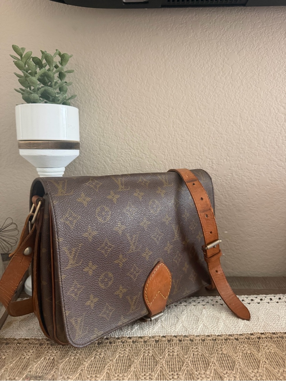 Louis Vuitton Monogram vintage Cartouchiere GM shoulder Crossbody - Picture 2 of 10
